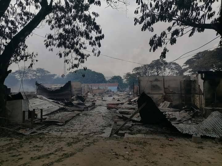 အကြမ်းဖက်စစ်ကောင်စီတပ် မီးရှို့ဖျက်ဆီးခဲ့သော တင်းတိမ်ရံရွာမြင်ကွင်း၊ ဓာတ်ပုံ-အဖြူရောင် DPY