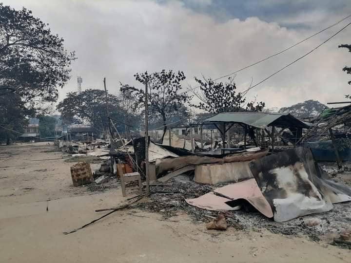 အကြမ်းဖက်စစ်ကောင်စီတပ် မီးရှို့ဖျက်ဆီးခဲ့သော တင်းတိမ်ရံရွာမြင်ကွင်း၊ ဓာတ်ပုံ-အဖြူရောင် DPY