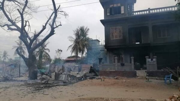အကြမ်းဖက်စစ်ကောင်စီတပ် မီးရှို့ဖျက်ဆီးခဲ့သော တင်းတိမ်ရံရွာမြင်ကွင်း၊ ဓာတ်ပုံ-အဖြူရောင် DPY