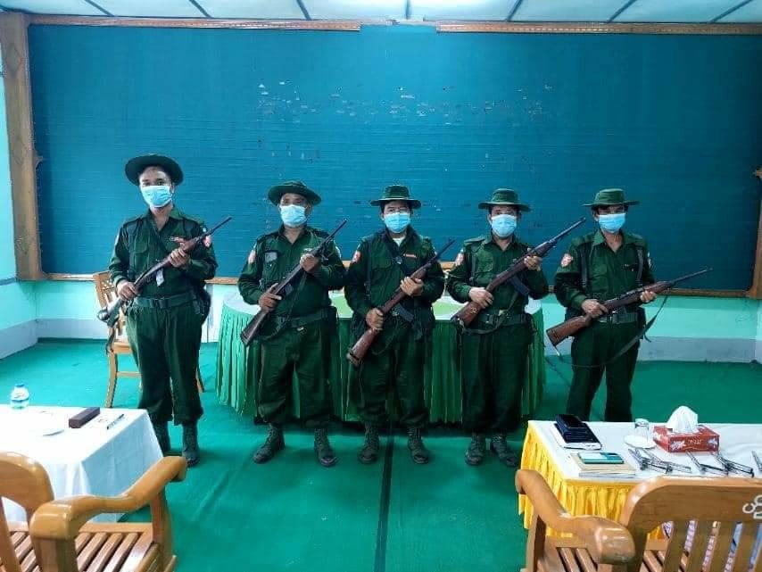 မန္တလေးမှာ စစ်ကောင်စီက ပြည်သူ့စစ်ဖွဲ့ကာ လက်နက်တပ်ဆင်ပေး
