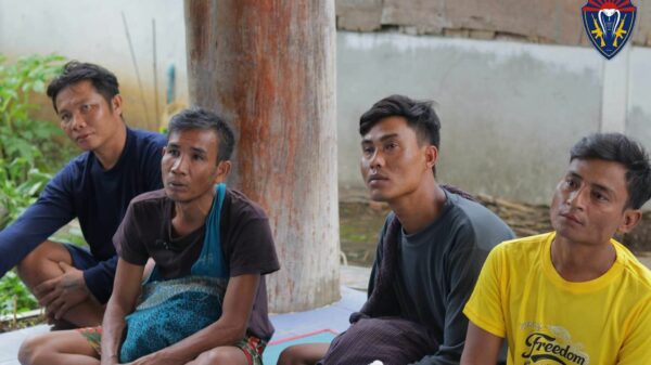 ဓာတ်ပုံ - Cobra Column