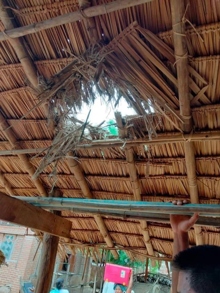 (အင်ဒေါင်းကျေးရွာတွင် လက်နက်ကြီးကျရောက်ပြီးနောက် တွေ့ရစဥ်။ ဓာတ်ပုံ - ဗိုလ်မြေသြဇာ)