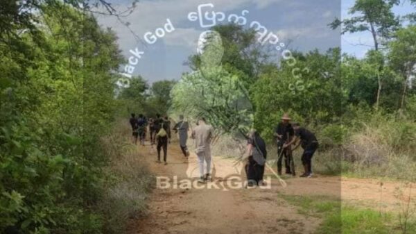 (BlackGod ပြောက်ကျားတပ်ဖွဲ့ (မြိုင်)ရဲဘော်များအား စစ်ဆင်ရေးတစ်ခုတွင်တွေ့ရစဥ်။ ။ဓါတ်ပုံ-BlackGod)