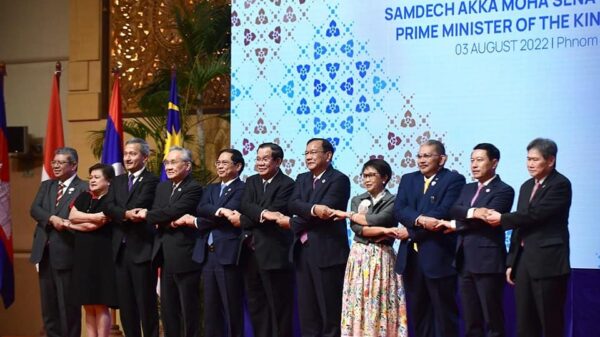 (အာဆီယံနိုင်ငံခြား​ရေးဝန်ကြီးများ)