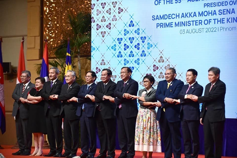 (အာဆီယံနိုင်ငံခြား​ရေးဝန်ကြီးများ)