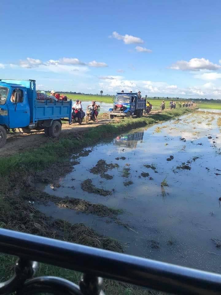 ထွက်ပြေးတိမ်းရှောင်နေရသော ပြည်သူများအား တွေ့ရစဥ်၊ ဓာတ်ပုံ-Cj