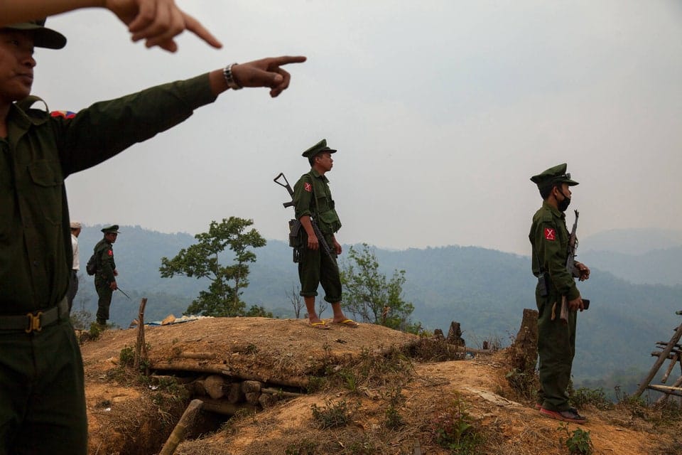 (KIA တပ်ဖွဲ့ဝင်များ ။ ။ဓါတ်ပုံ-The New York Time)