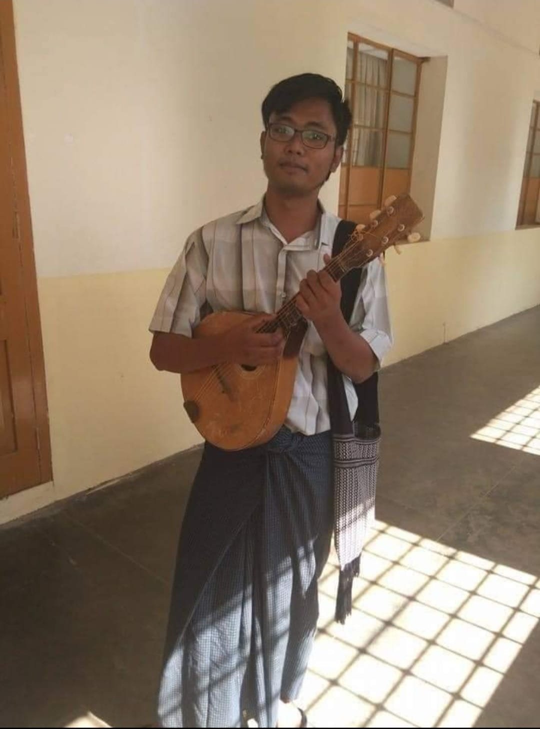 ဓာတ်ပုံ −ရန်ကုန်စီးပွားရေးတက္ကသိုလ်ကျောင်းသားများသမဂ္ဂ(ရွာသာကြီးနယ်မြေ)