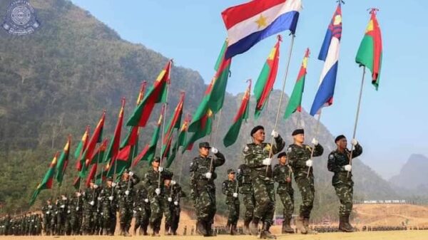 (ကရင်အမျိုးသားလွတ်မြောက်ရေးတပ်မတော်(KNLA)မှ ရဲဘော်များအား တွေ့ရစဉ်)