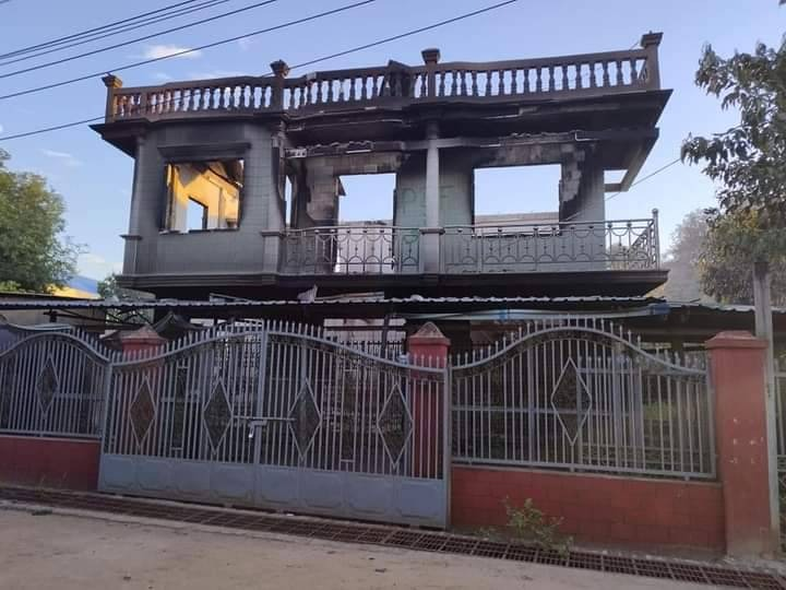 (မူးကြီးကမ်းကျေးရွာ ရွာလုံးကျွတ်နီးပါးမီးရှို့ဖျက်ဆီးပြီးနောက် တွေ့ရစဥ်၊ ဓာတ်ပုံ - CJ)