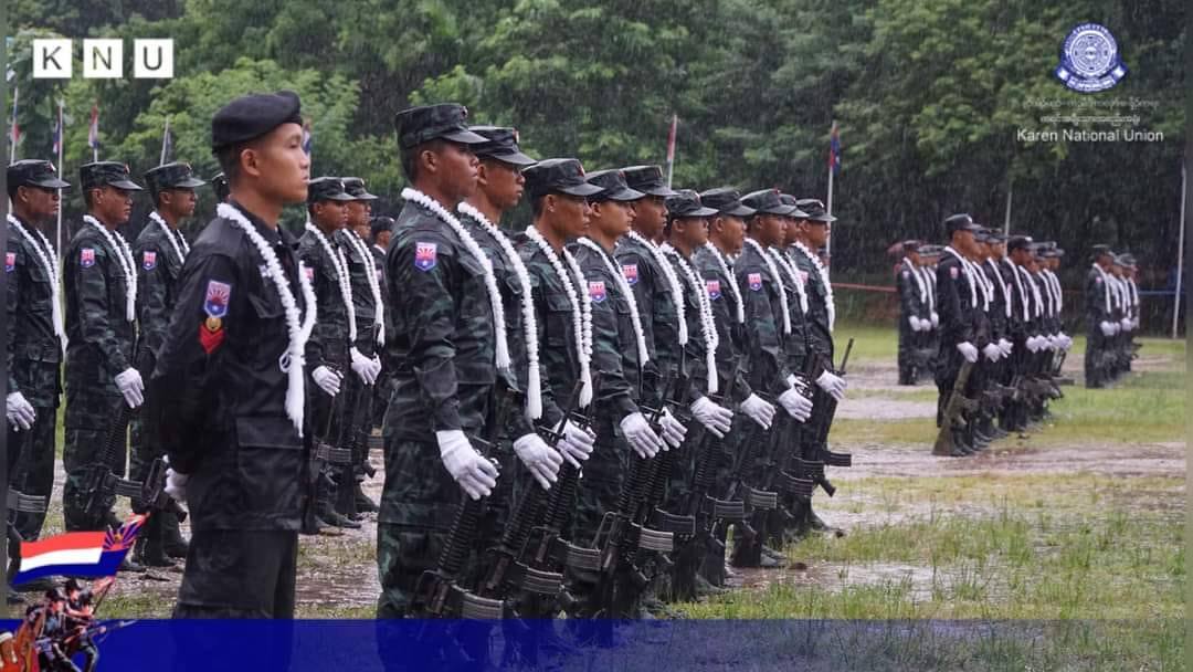 (၇၂)နှစ်မြောက် ကရင့်အာဇာနည်နေ့ကို ကရင်အမျိုးသားလွတ်မြောက်ရေး တပ်မတော်-KNLA တပ်မဟာ(၇)ဌာနချုပ်(ကလို့ယော်လေး)၌ ကျင်းပနေစဉ်၊ ဓာတ်ပုံ - KNU