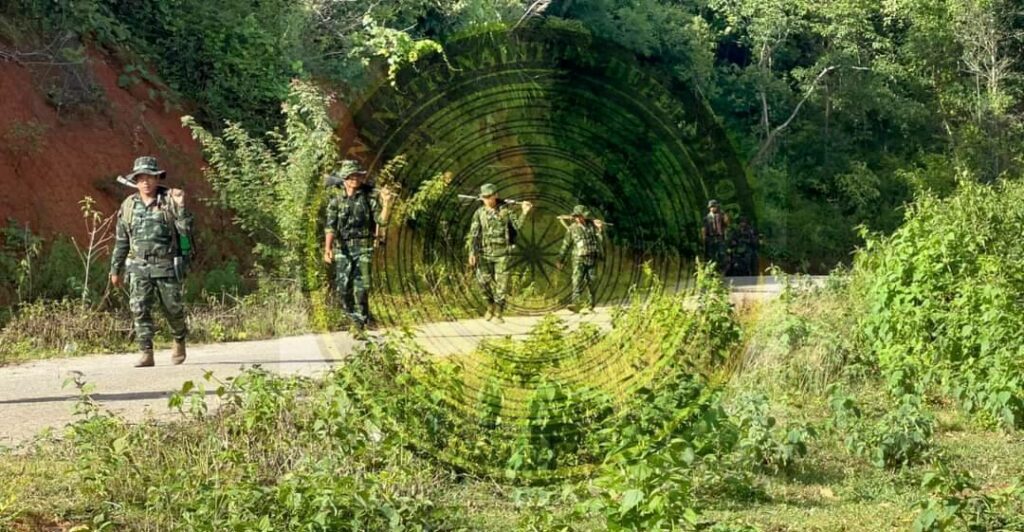(KNDF မှ ရဲဘော်များအား ရှေ့တန်းတစ်နေရာ၌ တွေ့ရစဥ်၊ ဓာတ်ပုံ - KNDF)