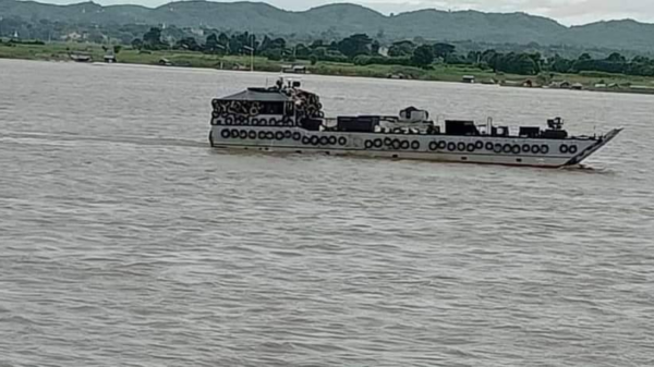 (စစ်ကောင်စီ၏ ရေယာဥ်တစ်စင်းအား တွေ့ရစဥ်၊ ဓာတ်ပုံ - CJ)