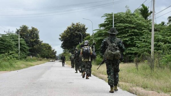 (ဒီမော့ဆို PDFမှ ရဲဘော်များအား တွေ့ရစဉ်)