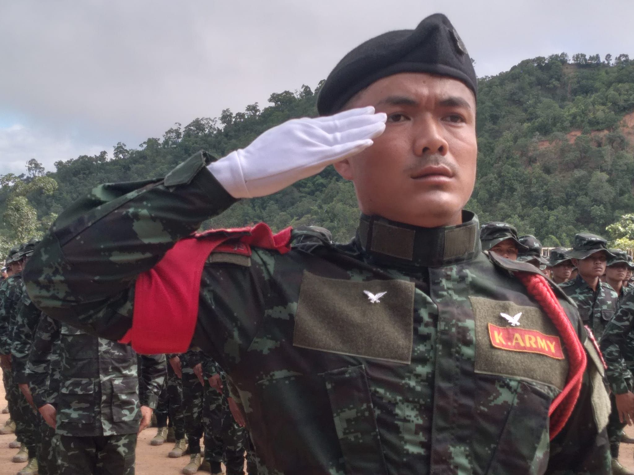 ဓာတ်ပုံ - KnIC