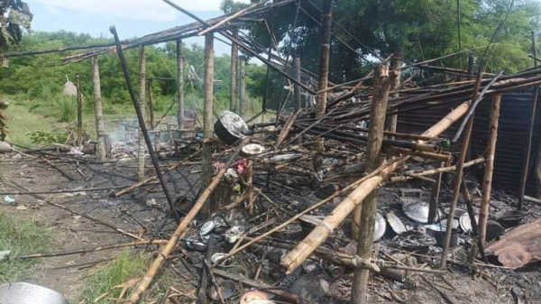 (စစ်ကောင်စီတပ် ဖျက်ဆီးသွားသော UG အဖွဲ့စခန်းနှင့် သတ်ဖြတ်ခံရသည့် လယ်သမားနှစ်ဦး၏ ရုပ်အလောင်းအား တွေ့ရစဥ်၊ ဓာတ်ပုံ - People’s Defence Force - Kalay - Battalion 02)