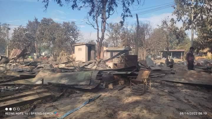 ရွာလုံးကျွတ်နီးပါးမီးရှို့ခံရသည့် တရော် (ငတမျှော်) ကျေးရွာအတွင်းအား တွေ့ရစဥ်။ ဓာတ်ပုံ-Yaylalkyunnews