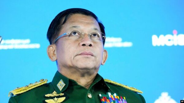 ဓာတ်ပုံ − AP