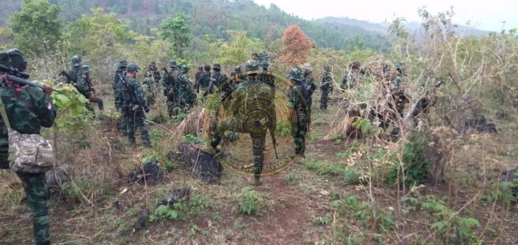 (ဖရူဆိုအရှေ့ဘက်ခြမ်းတိုက်ပွဲ ၌ KNDF ရဲဘော်များနှင့် သိမ်းဆည်းရရှိခဲ့သော ခဲယမ်းအချို့အား တွေ့ရစဉ်၊ဓာတ်ပုံ - KNDF)