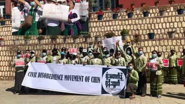 (ချင်းပြည်နယ်ရှိ ဝန်ထမ်းများစုပေါင်း၍ CDM လှုပ်ရှားမှုပြုလုပ်နေစဉ်၊ ဓာတ်ပုံ - CJ)