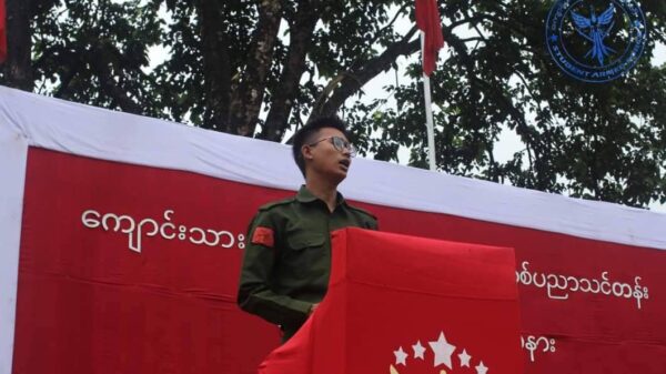 ဓာတ်ပုံ - ကျောင်းသားလက်ရုံးတပ်တော်