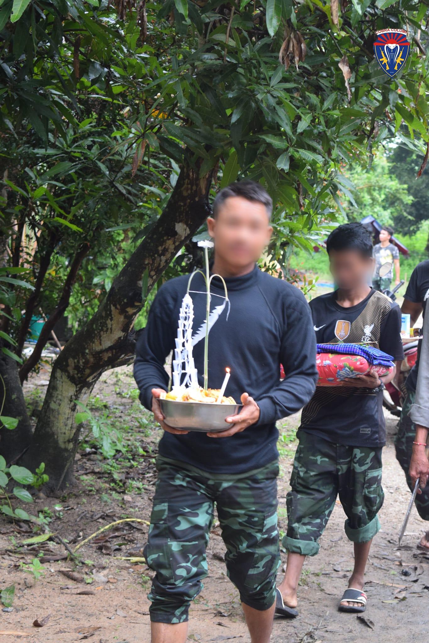 ဓာတ်ပုံ - ကော်ဘရာစစ်ကြောင်း
