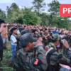 (ကျဆုံးရဲဘော်များအား အလေးပြုနေသည့် PRA ရဲဘော်များအား တွေ့ရစဥ်၊ ဓာတ်ပုံ - PRA)