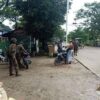 (တောင်ဒဂုံမြို့နယ်တွင် စစ်ကောင်စီတပ်သားများက လမ်းသွားလမ်းလာ ပြည်သူများအား စစ်ဆေးနေစဉ်)