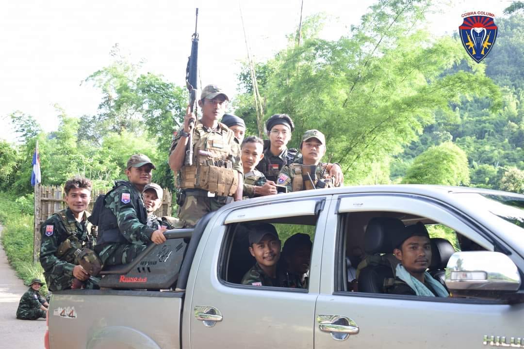 တိုက်ပွဲဝင်နေသော ကော်ဘရာစစ်ကြောင်း တပ်ဖွဲ့ဝင်များ