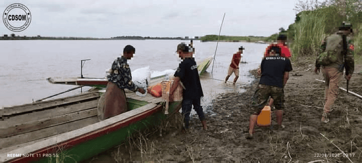 (ရေစကြိုနယ်ရှိ မီးရှို့ခံရသော ကျေးရွာများအား မြောင် CDSOMအဖွဲ့ သွားရောက်လှူဒါန်းနေစဥ်။ ဓာတ်ပုံ - CDSOM)