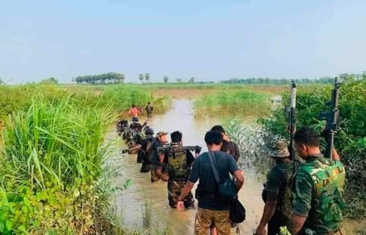 တန့်ဆည်ဒေသတွင်း PDFအဖွဲ့ဝင်များအား တွေ့ရစဥ်၊ဓာတ်ပုံ-CJ