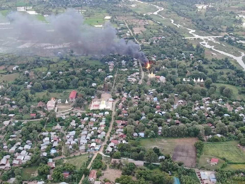 (စစ်​ကောင်စီတပ်က ရင်​ပေါင်တိုင်ရွာကို အကြမ်းဖက်ပြီး​နောက်​တွေ့ရစဥ် ။ ။ဓါတ်ပုံ-CJ)