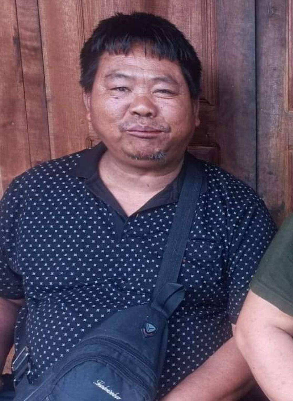 (ကျဆုံးခဲ့သည့် ထောက်ပို့ရဲဘော် ဆလိုင်းကျော်ဦးအား တွေ့ရစဥ်)