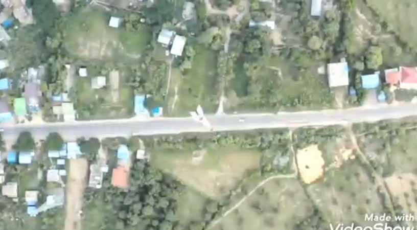 (ညောင်ပင်ဝန်းရဲစခန်းနှင့် မုံရွာ - မန္တလေးလမ်းမကြီးအား ဝေဟင်မှမြင်တွေ့ရစဥ်။)