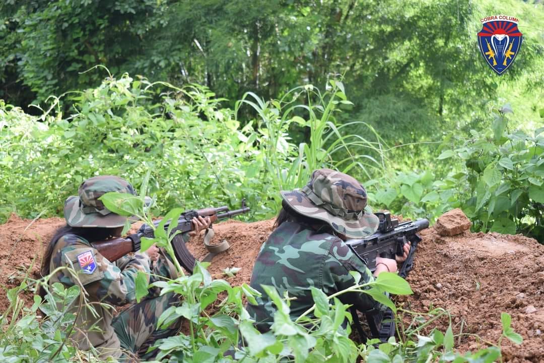 တိုက်ပွဲဝင်နေသော ကော်ဘရာစစ်ကြောင်း တပ်ဖွဲ့ဝင်များ