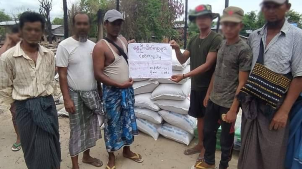 ကျီစုကျေးရွာအား သွားရောက်လှူဒါန်းပေးနေစဥ်၊ ဓာတ်ပုံ-KURDAF