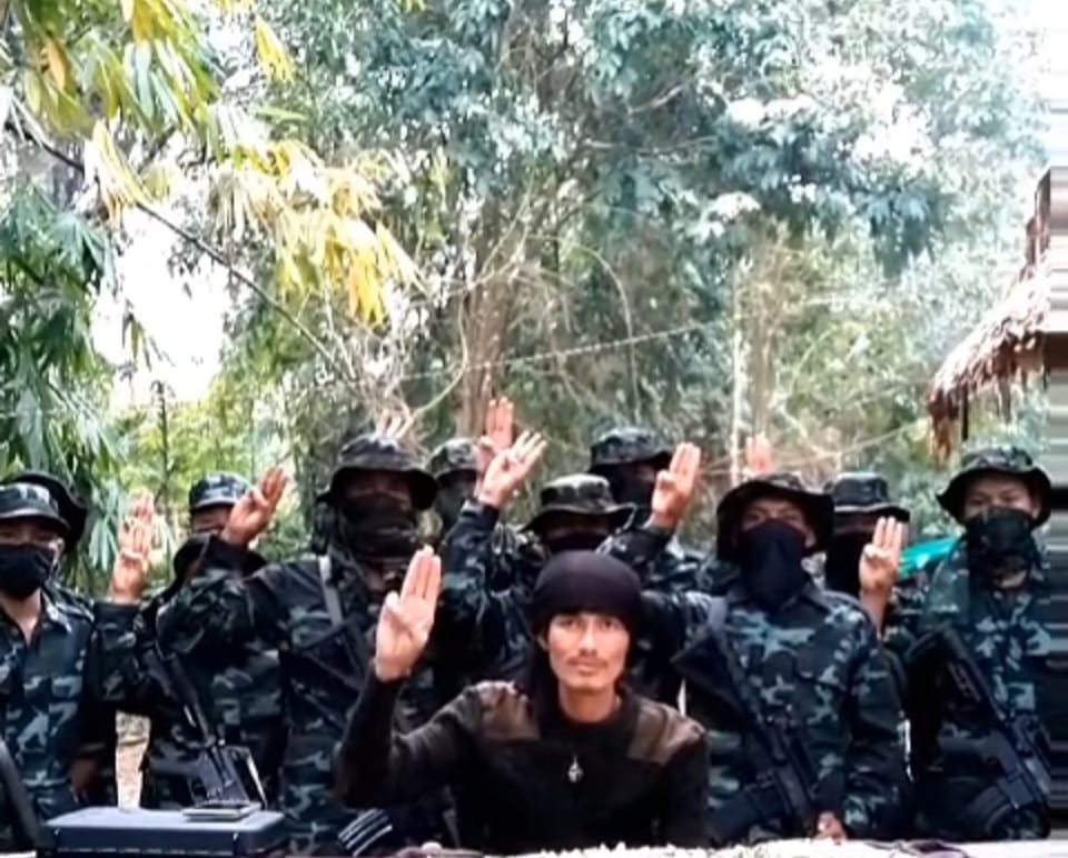 (​ရေးဘီလူး တပ်ဖွဲ့ဝင်များ ။ ဓါတ်ပုံ-Ye ဘီလူး)