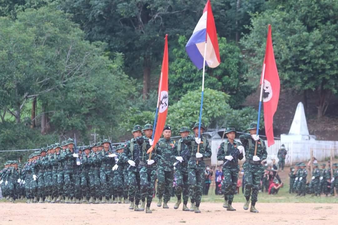 ကရင်နီတပ်မတော် KA ရဲဘော်များ စစ်ရေးလေ့ကျင့်နေစဥ် ၊ဓာတ်ပုံ Kn.A.C