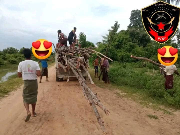 (မီးရှို့ခံရသည့်ကျေးရွာနေအိမ်အချို့အတွက် အိမ်ပြန်ဆောက်ရန်ကူညီနေသော Local Fighter Squadအဖွဲ့ဝင်များအား တွေ့ရစဉ်၊ ဓာတ်ပုံ-LFS)