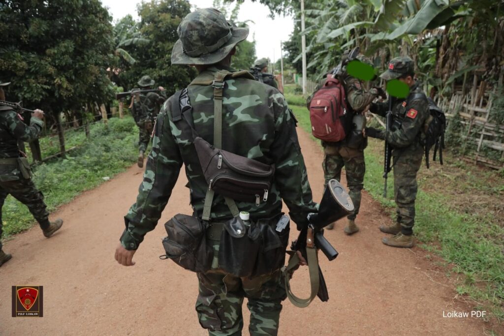 စစ်ကောင်စီတပ်ကို ဒေသကာကွယ်ရေးတပ်များ တိုက်ခိုက်နေစဉ်၊ဓာတ်ပုံ - လွိုင်ကော် PDF
