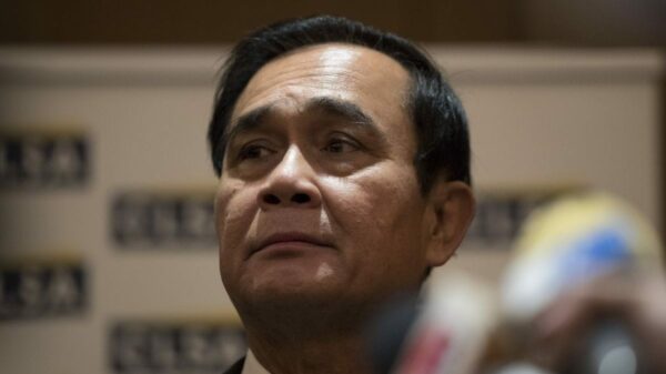 ထိုင်းဝန်ကြီးချုပ်ကို ရာထူးတာဝန်တွေ ဆိုင်းငံ့ထားဖို့ ထိုင်းခုံရုံး အမိန့်ချ