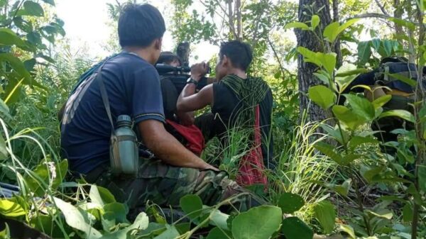(ရှေ့တန်းစစ်မြေပြင်တွင် တွေ့ရသော ကရင်နီရဲဘော်များ ၊ ဓာတ်ပုံ - KNDF)