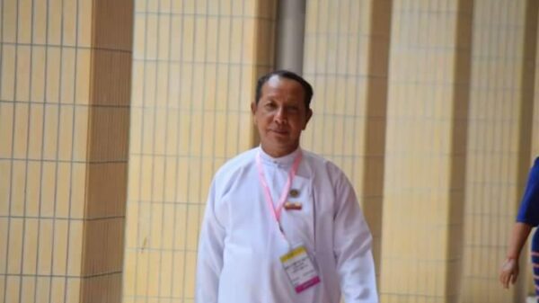 (လွတ်​တော်အမတ်​ဟောင်းဦး​ဖေသန်း)