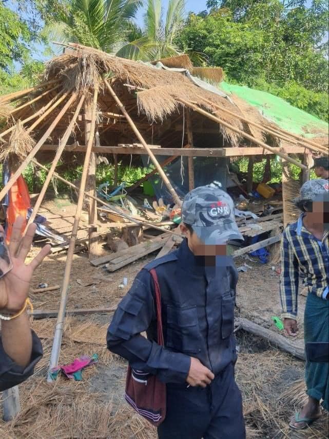 ဓာတ်ပုံ - ကျွန်းလှတက်ကြွလှုပ်ရှားသူများအဖွဲ့