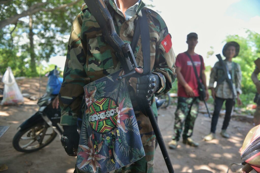 96 Soldiers - PDFမှ ရဲဘော်များအား တွေ့ရစဥ်