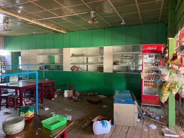 (မင်းတိုင်ပင်ရွာရှိ နေအိမ်များကို စစ်ကောင်စီနှင့်ပျူစောထီးများ ဖျက်ဆီးခဲ့စဥ်၊ဓာတ်ပုံ - CJ)