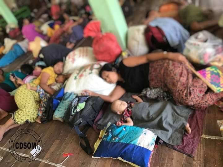 အကြမ်းဖက်စစ်ကောင်စီတပ်၏ မီးရှို့ဖျက်ဆီးသတ်ဖြတ်မှုများကြောင့် ထွက်ပြေးတိမ်းရှောင်နေရသည့် မြောင်နယ်ခံများ၊ဓာတ်ပုံ-CDSOM