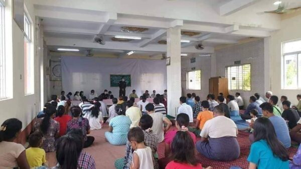 မန္တလေးတွင်ပြုလုပ်သည့် စစ်အုပ်စု၏ တွေ့ဆုံပွဲတစ်ခုအားတွေ့ရစဥ်(ပုံဟောင်း)