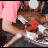 ဒဏ်ရာရခဲ့သည့် ရဲဘော်အား ဆေးကုသမှုပေးနေစဉ်