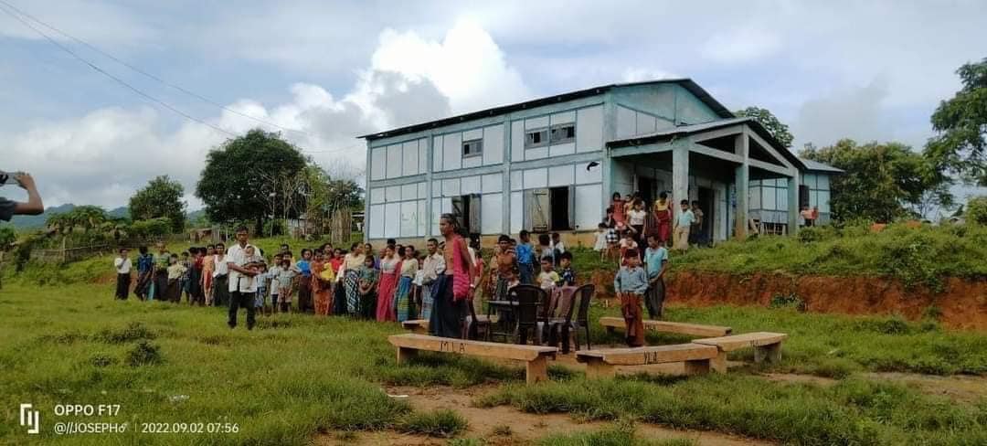 ချင်းပြည်နယ်၊ ပလက်၀မြို့နယ် မိတ်၀ကျေးရွာအနီးတွင် ရက္ခိုင့်တပ်တော် AA နှင့် စစ်ကောင်စီတပ်အကြား တိုက်ပွဲဖြစ်ပွားပြီး ဒေသခံရွာသားများ မီဇိုရမ်ပြည်နယ်သို့ ထွက်ပြေးတိမ်းရှောင်နေစဉ်၊ ဓာတ်ပုံ - The Chin Journal